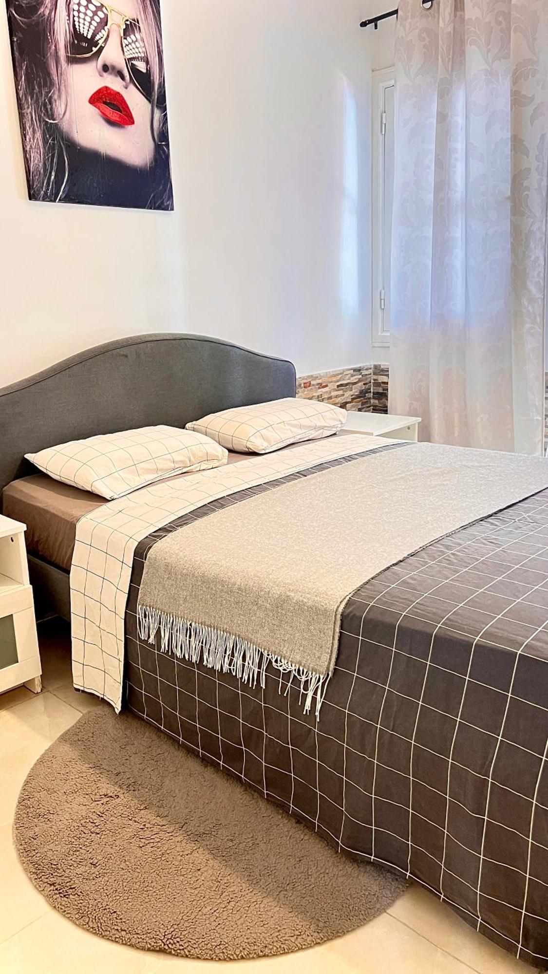 Cozy Two Bed Apartment. Адехе Экстерьер фото
