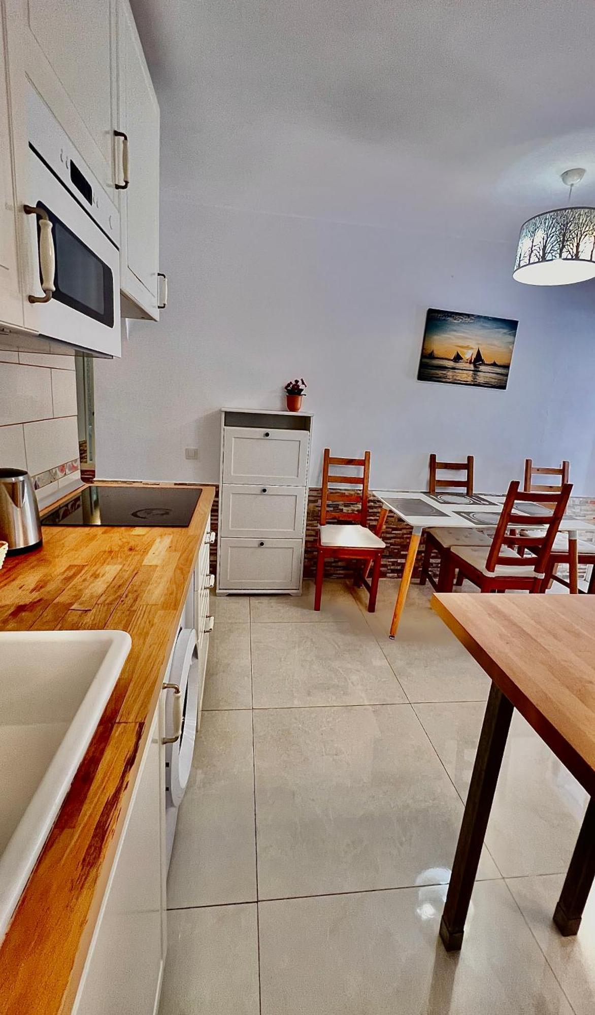 Cozy Two Bed Apartment. Адехе Экстерьер фото