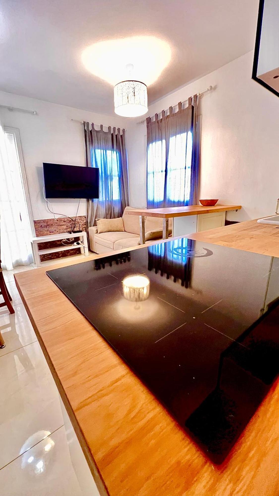 Cozy Two Bed Apartment. Адехе Экстерьер фото